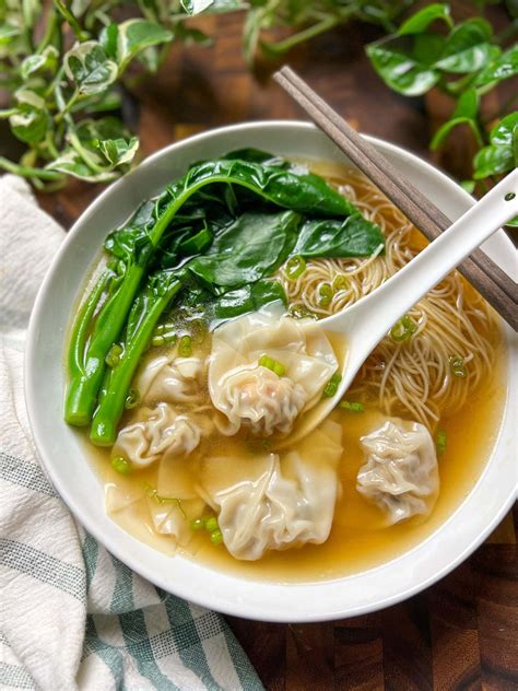 pork & shrimp wonton noodle soup - smelly lunchbox