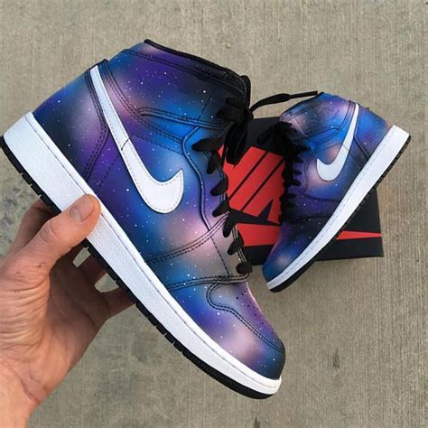 Benutzerdefinierte gemalte Galaxy Retro Nike Jordan 1 Sneakers - Nike ...