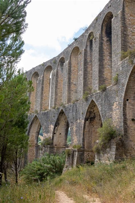 The Tomar Aqueduct - walk the rim, if you dare! - Road Trips around the ...