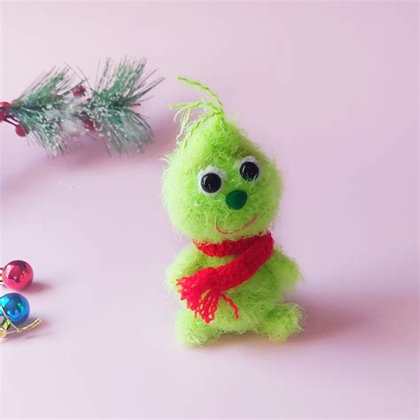 Baby Grinch crochet pattern - Inspire Uplift