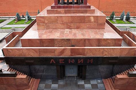 Lenin's Mausoleum Walking Tour in Moscow | My Guide Moscow