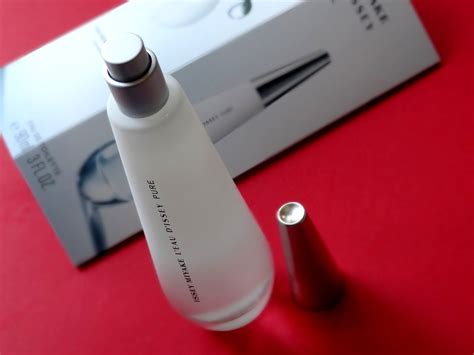 Makeup, Beauty and More: Issey Miyake L’Eau d’Issey Pure Eau de Toilette