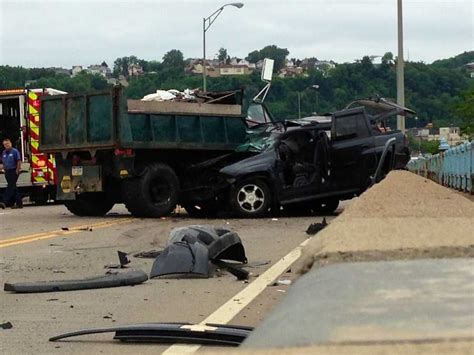 (PHOTOS) McKees Rocks Bridge accident