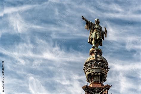 Cristobal Colon statue in Barcelona, Spain. Stock-Foto | Adobe Stock