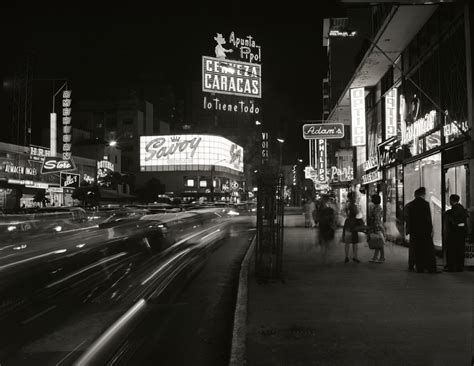 Sabana Grande, Caracas' nightlife in 1970 (photo by Tito Caula) [1122x867] : r/HistoryPorn