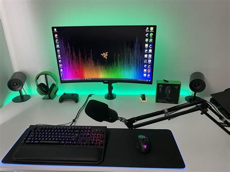 Finally got the razer seiren mini 😁 : r/razer