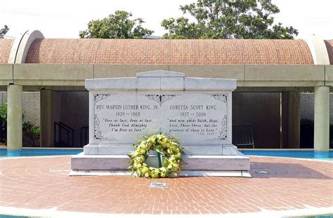 Rev. Martin Luther King, Jr. Memorial and Gravesite - Atlanta | Martin ...