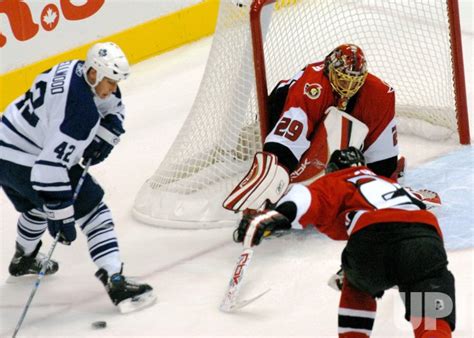 Photo: TORONTO MAPLE LEAFS VS OTTAWA SENATORS - TOR2006100414 - UPI.com