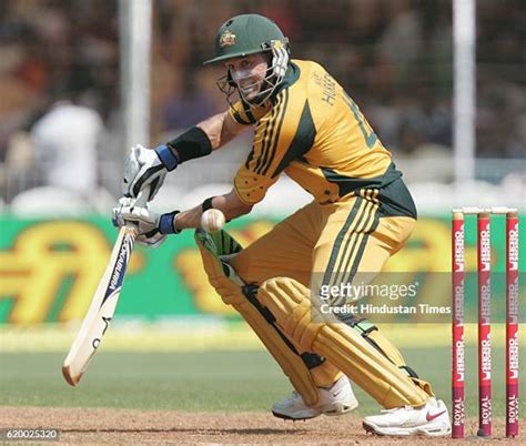 Batsmen Mike Hussey Photos and Premium High Res Pictures - Getty Images