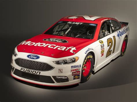 Ford NASCAR Fusion, estrena imagen y motor