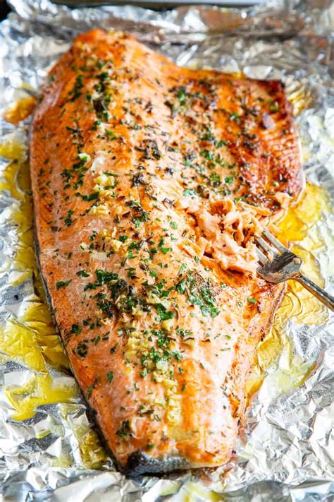 Baked Salmon in Foil with Garlic, Rosemary and Thyme {Whole30, Keto}