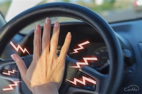 青信号に変わっても前の車が動かない！クラクションを鳴らすのは実は違法行為？｜CarMe[カーミー] by 車選びドットコム