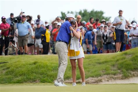 Steve Stricker wins second straight senior major, this time with teenaged daughter Izzi as ...