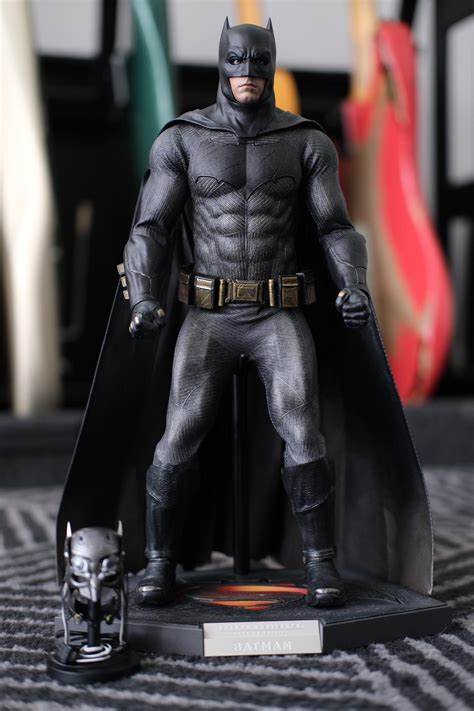 My First Hot Toys Figure (BvS Batman) : r/hottoys