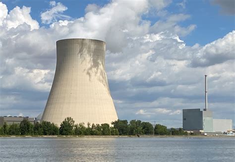 Energy crisis revives nuclear power plans globally | Reuters