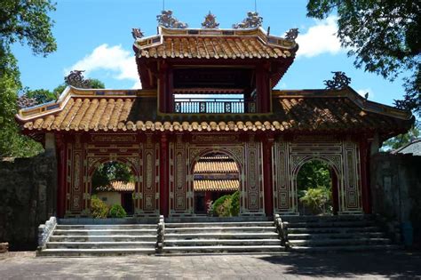 Travel Guide to Tomb Of Gia Long (Thien Tho Lang) in Hue