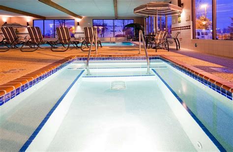 Norwood Inn & Suites Eagan Pool Pictures & Reviews - Tripadvisor