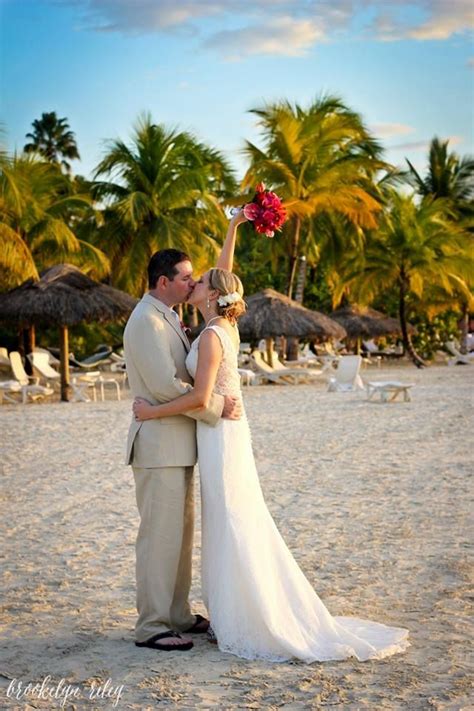 Destination wedding in Negril, Jamaica at Couple's Swept Away resort ...