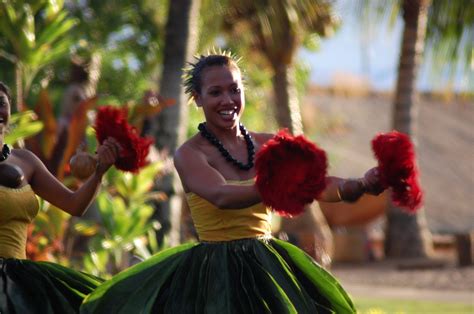 The 21 People You'll Meet In Hawaii | HuffPost