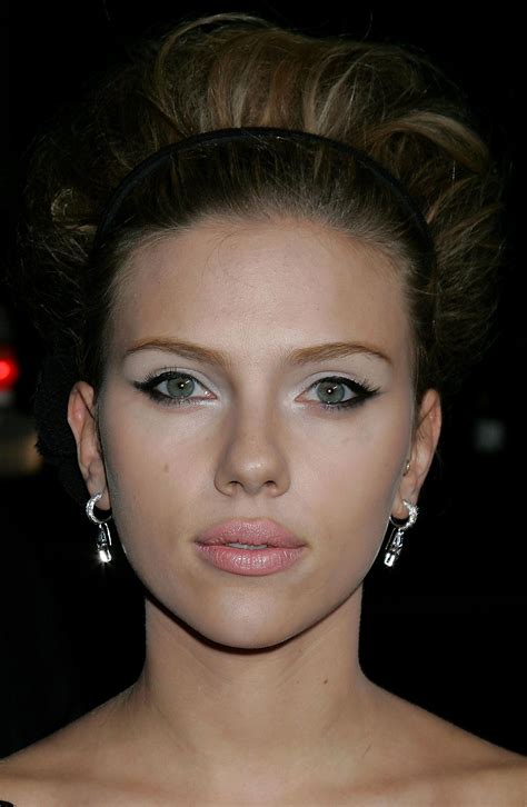 big lashes, winged liner makeup scarlett johansson | Big lashes, Lashes ...