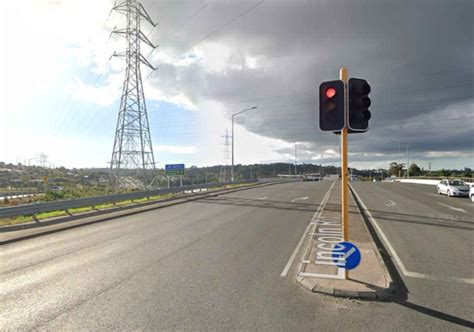 Police chase in Auckland, fleeing driver hospitalised after being hit ...