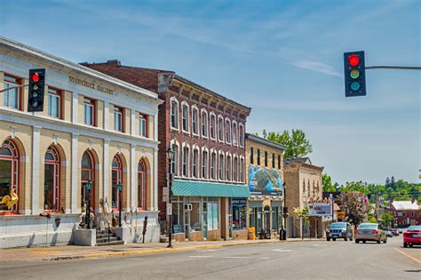 Downtown Gananoque Ontario Canada Stock Photo - Download Image Now - Architecture, Building ...