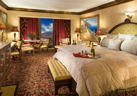 Tuscany King Suite | Peppermill Resort Hotel, Reno