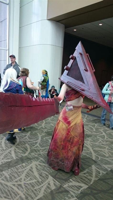 Silent Hill - Female Pyramid Head | Silent hill art, Cosplay, Video ...