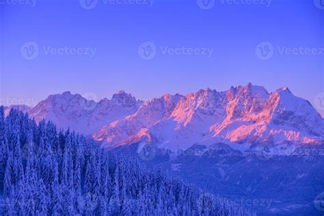 mountain winter landscape 10686830 Stock Photo at Vecteezy