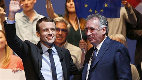 Emmanuel Macron aurait été agacé par François Bayrou - LINFO.re ...