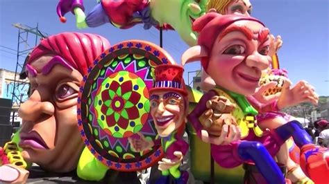 Colombia celebrates colorful Black and White Carnival - YouTube