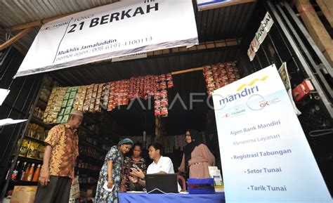 AGEN LAKU PANDAI MANDIRI | ANTARA Foto