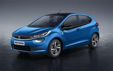 Tata Motors launches the Altroz i-Turbo with iRA - FM Live