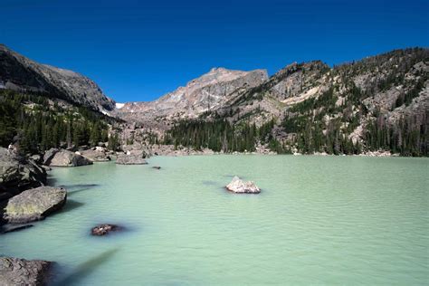 Hiking Lake Haiyaha Rocky Mountain National Park: A Spectacular 4-Mile ...