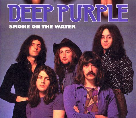 Deep purple smoke on the water released - grabsapje