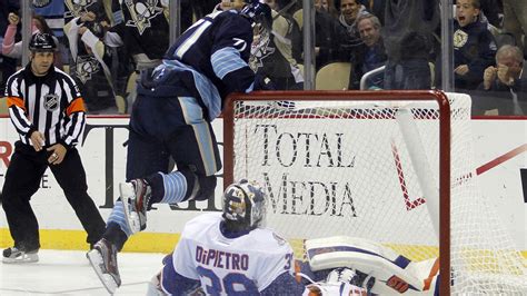 Rick DiPietro Injury Update: Islanders Goalie To Have Sports Hernia Surgery - SB Nation New York