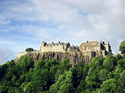 Seeks Ghosts: The Green Lady Ghost of Castle Stirling