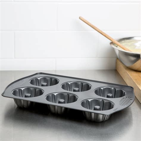 Wilton 2105-445 Excelle Elite 6 Mold Fluted Non-Stick Mini Bundt Cake Pan