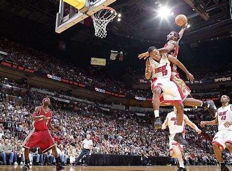 NBA: LeBron James' 5 Greatest dunks