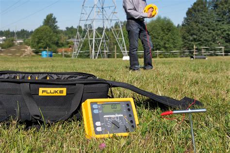 Fluke 1623-2 GEO Earth Ground Resistance Meter | Fluke