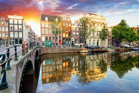 Amsterdam Tour, Canal Cruise & Van Gogh Museum - Nordic Experience