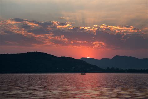 Sunset over Lake Pichola | I can't say too much about the cl… | Flickr