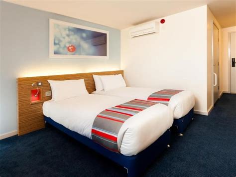 Travelodge Wellington Somerset, Bradford-on-Tone | 2021 Updated Prices ...