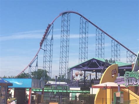 Superman: Ride of Steel (Six Flags America) Review - Incrediblecoasters