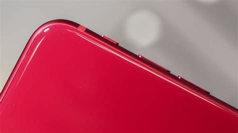 Hands-on with Apple's new red iPhone 8 and 8 Plus - CNET