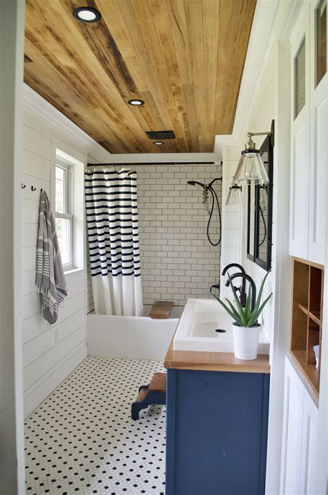 Shiplap Ceiling Bathroom / Gallery of Homes Archives - Page 6 of 9 - Hamptons Habitat / This ...