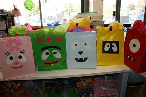 Yo Gabba Gabba party favor bags... | Bday party kids, Party favor bags ...