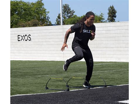 3-Hurdle Drill Video - Watch Proper Form, Get Tips & More | Muscle & Fitness