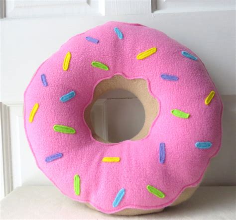 16" Pink Frosted Doughnut Pillow | Home Decor And Other Fun Stuff | Pillows, Food pillows, Diy ...