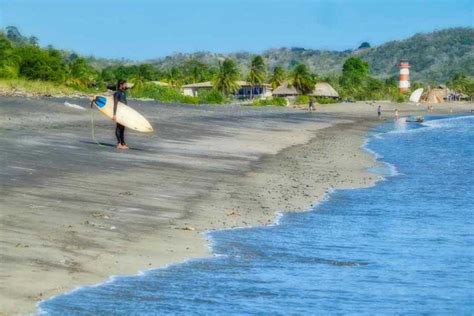 surfing lessons in playa venao | vista cañas nature & reading retreat